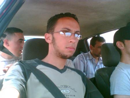 es mi amigo mounir ol3isaba kola lol